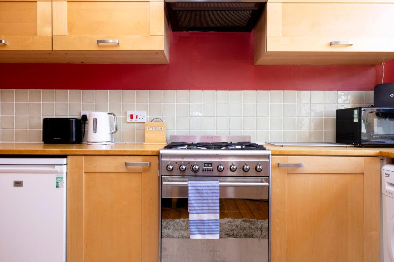 Joivy Old Town 1-Bed Apartment With Stunning Views Edinburgh Ngoại thất bức ảnh