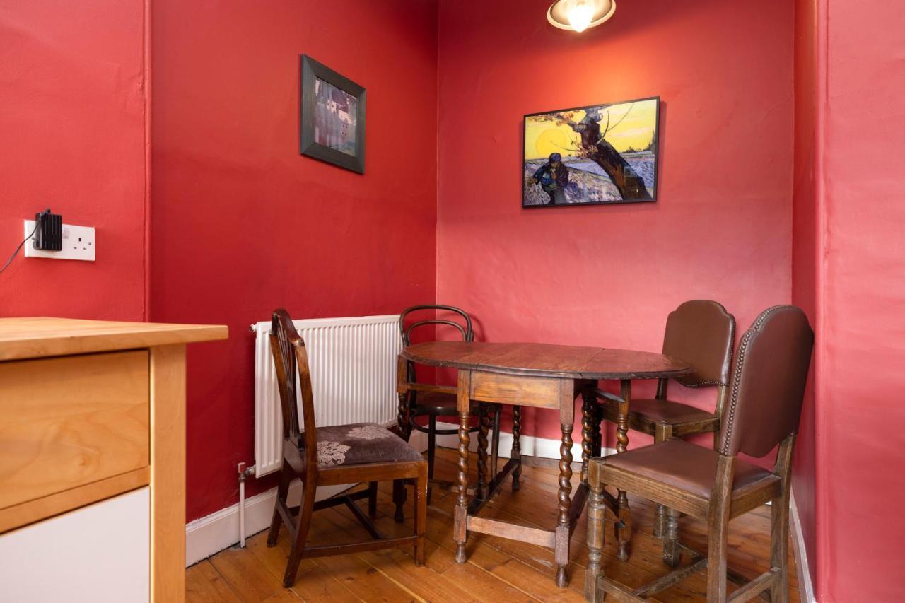 Joivy Old Town 1-Bed Apartment With Stunning Views Edinburgh Ngoại thất bức ảnh