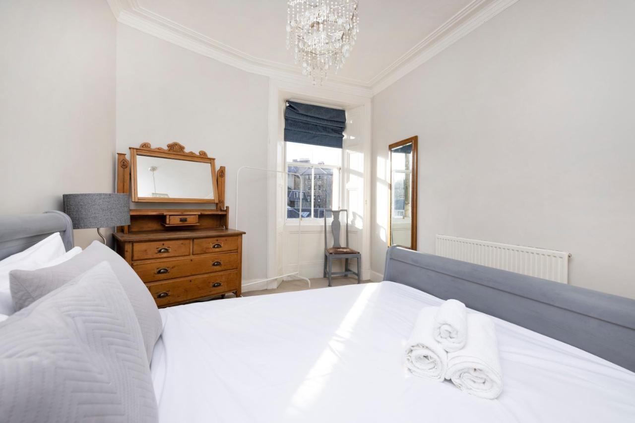 Joivy Old Town 1-Bed Apartment With Stunning Views Edinburgh Ngoại thất bức ảnh